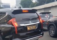Viral Mobil Plat Polri Coba Terobos Kemacetan dengan Klakson Berkali-Kali Netizen: Arogan Baru Dikasih Tau Presiden Kemarin