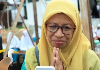 Senyum Zainah, Guru MI Ponpes Rakha Amuntai Dapat Hadiah Umrah dari Paman Birin