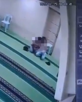 Viral Pasangan Sesama Jenis Bermesraan di Masjid 'Tanda Kiamat'