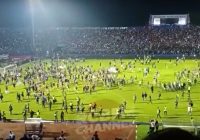 Video Saat Kerusuhan Suporter Arema FC Usai Singo Edan Dikalahkan Persebaya Surabaya 2-3 di Stadion Kanjuruhan Malang
