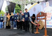 Paman Birin Pukul Gong, Manis Street Food Festival di Lapangan CBS Martapura Resmi Dibuka
