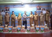 Sukseskan Satu Desa Satu Masjid, Muspika Angsana Serahkan Bantuan di 6 Masjid