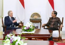 Presiden Jokowi Terima Tony Blair di Istana Merdeka