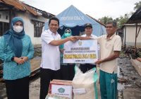 Bupati Balangan Serahkan Bantuan di 3 Desa Korban Kebakaran