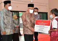 Wapres Ma'ruf Amin Serahkan Bansos di Panti Sosial Budi Luhur Banjarbaru
