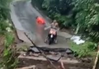 Digerus Air Deras dari Pegunungan Meratus, Jembatan di Loksado Putus