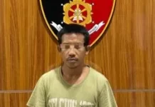 Kebangetan! Pria Potong Pipa Besi Rambu Jalan di Tabalong untuk Dijual