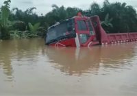 Arus Transportasi Darat di Sungai Durian Lumpuh Akibat Banjir