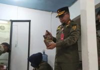 Ratusan Botol Miras Ditemukan Dalam Toko di Eks Lokalisasi Pembatuan