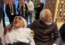 Sosok Ghanim Al-Muftah, Penampil Pembukaan Piala Dunia 2022 dan Misteri Sarung Tangan Morgan Freeman