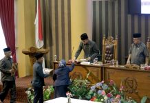 Dua Raperda Diajukan Bupati Zairullah Azhar Disahkan DPRD Tanah Bumbu