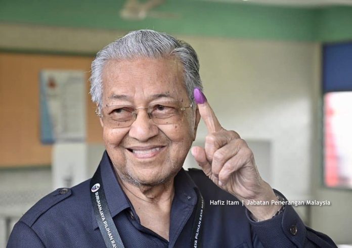 Perdana Dalam 53 Tahun, Mantan PM Malaysia Mahathir Mohamad Kalah Telak ...