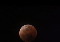 Foto Penampakan Fase U2 Gerhana Bulan Total 8 November 2022 di Saumlaki Maluku