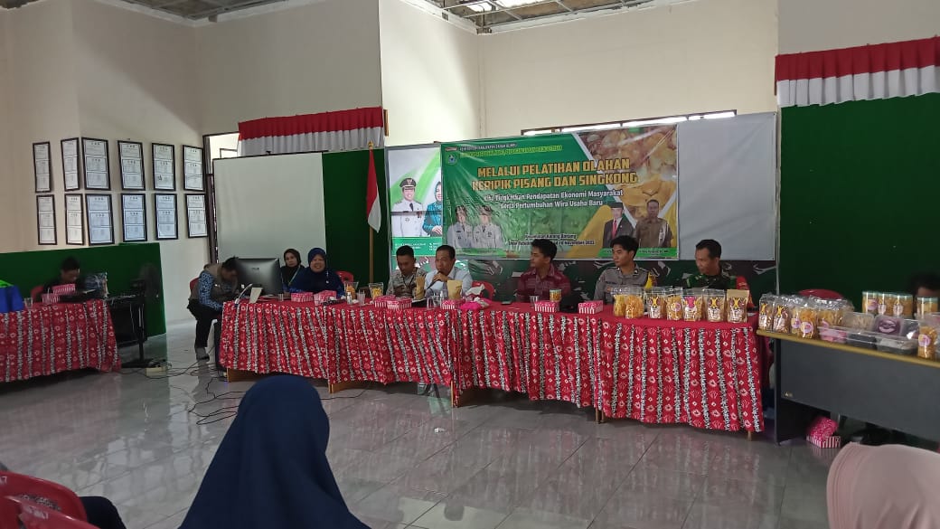 Pelatihan Bikin Kripik Pisang dan Singkong Berakhir, Emak-Emak di Tanbu Dapat Berwirausaha