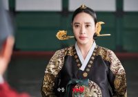 Kim Hye Soo Rebahan di Lokasi Syuting Drakor The Queen's Umbrella, Netizen: Ratu Lelah Ngurus 4 Bujang Nakal