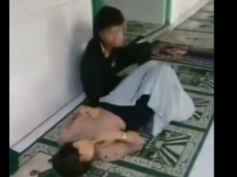 Viral Dua Remaja Digerebek di Mesjid Saat Tidur Bareng