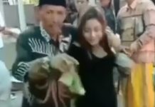 Viral Bapak-Bapak Sibuk Nyawer Biduan Usai Pengajian?