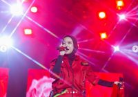 Tantri Kotak Terjatuh dari Panggung Setinggi 2 Meter