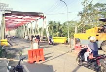 Portal Jembatan Paringin Kembali Dipasang, Kendaraan Roda 6 Cari Jalan Alternatif