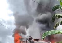 Saat Jumatan Api Berkobar di Ilung, Empat Rumah Terdampak