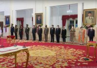 Kenakan Baju Kebesaran TNI AL, Yudo Margono Resmi Dilantik Jokowi sebagai Panglima TNI