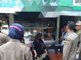 Nunggak Retribusi, Pemilik Warung di Pasar Minggu Raya Didatangi Satpol PP Kota Banjarbaru
