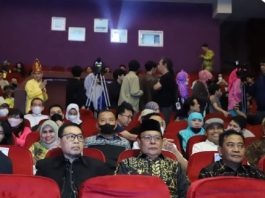 Usai Terima Anugerah Bidang Perfilman Usmar Ismail Award, Paman Birin Ziarah ke Luar Batang