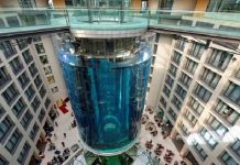 Akuarium Raksasa Senilai Rp 211,6 Miliar di Hotel Berlin Meledak, 1.500 Ikan Eksotis Berhamburan