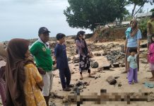 BPBD Pasangi Kayu Galam di Area Pemakaman yang Tergerus di Pantai Pagatan Tanah Bumbu