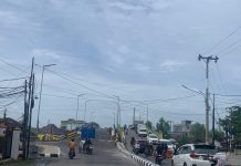 Jembatan Sulawesi 2 di Pasar Lama Banjarmasin Rampung, Pembatas Mulai Dibuka