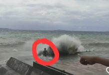 Viral Anak-Anak Asyik Bermain Diterjang Ombak