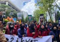 BEM se Kalsel Pulang dengan Kecewa Usai Unjuk Rasa Tolak RKUHP di DPRD Kalsel