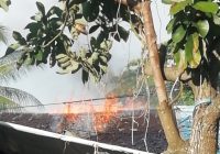 Bangunan Bekas SMP H.A. Johansyah A di Belitung Darat Terbakar