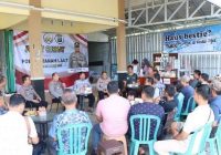 Kapolres Tala Bagikan Nomor Hp ke Warga Sungai Riam, Siap Terima Pengaduan
