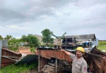 Puting Beliung Mengamuk di Tatah Makmur, 3 Rumah dan 1 Kandang Hancur, 50 Ekor Bebek Mati