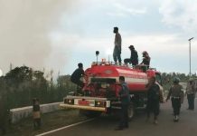 Polisi dan Satgas Siaga Karhutla Berjibaku Padamkan Kebakaran Lahan