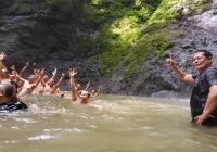 Paman Birin Kagum Keindahan Air Terjun Mandin Mangapan Taman Bumi Meratus, Begini Keelokannya