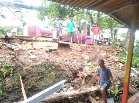 Gempa 7,5 Magnitudo Guncang Maluku, 15 Rumah Rusak