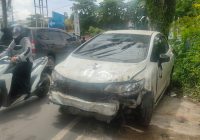 Kronologi Honda Jazz Putih Tabrak Median Jalan di Jalan A Yani km 5 Banjarmasin