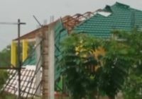 Bangunan SD Hancur Diterjang Angin Kencang di Desa Tungkaran Martapura