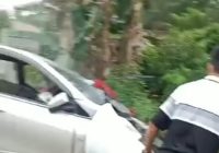 Kendaraan Berat Jatuh ke Jembatan di Sungai Paring Pelaihari