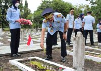 Peringati Hari Bhakti Imigrasi ke 73, Kemenkumham Kalsel Gelar Tabur Bunga di Makam Pahlawan