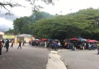 Jualan di Depan Masjid Raya Sabilal Muhtadin Cukup Bayar Infak Sebagai Uang Kebersihan