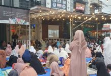 Warga Hadiri Haul ke 18 Abah Guru Sekumpul di Halaman Ruko di Banjarbaru