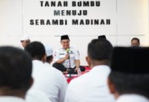 Sambil Lesehan, Zairullah Azhar Ajak Dialog Kepala Desa Se-Kabupaten Tanah Bumbu