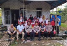 Kapolsek Banjarmasin Selatan Datangi Rumah Ibu Masriah, Bantu BBM Kelotok Siswa SDN Basirih 10