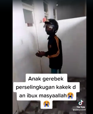 Viral! Diduga Selingkuh, Anak Gerebek Ibunya Dalam WC SPBU Bersama Seorang Kakek