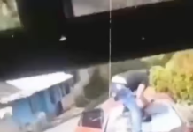 Beredar Video Oknum Polisi Ngamuk Hancurkan Kaca Mobil Pakai Senjata Laras Panjang