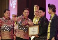 Tanah Bumbu Bebas dari Penyakit Frambusia, Bupati Zairullah Azhar Terima Penghargaan Menkes