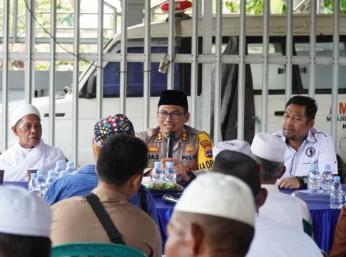 Kapolres Batola Gelar Jumat Curhat di Anjir Pasar, Pertanyaan Pencemaran Nama Baik Pun Mencuat